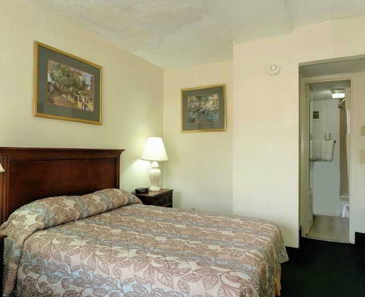 Econo Lodge Martinsville Exteriér fotografie